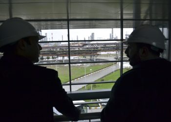 KMG International: Salariile Petromidia blocate de taxe și datorii uriașe!