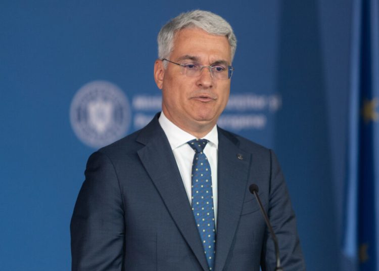 Pîslaru dezvăluie: „Am plătit din buzunar unele zboruri externe!”