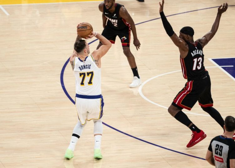 Luka Dončić sparge recorduri în victoria spectaculoasă cu Bulls!