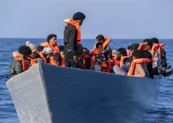 Spania deschide porțile pentru 500.000 de migranți în aprilie!