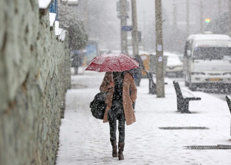 Atenție! Ger, vânt puternic și precipitații mixte în următoarele zile!