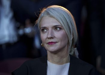 Criza apei din Argeș: Gorghiu acuză blocaj politic și bacterii periculoase!