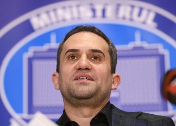 Ministrul Transporturilor răspunde greșelii din CV: „E doar interes jurnalistic!”