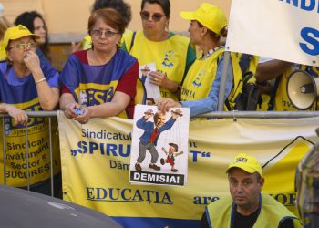 Proteste în Educație la Cotroceni: „Şcoală săracă – Ţară needucată”