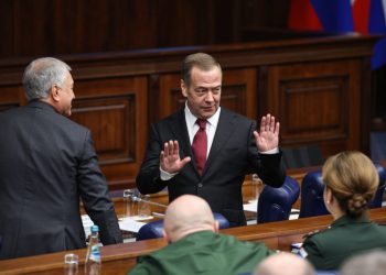 Medvedev avertizează: arme nucleare pentru Franța și Marea Britanie dacă sprijină Ucraina