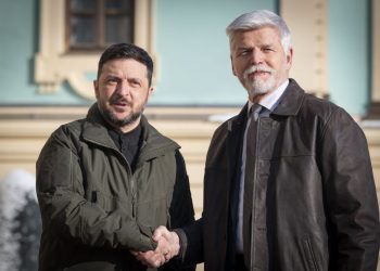 Ucraina primește 4,4 milioane de obuze de artilerie din Cehia!