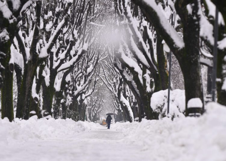Alertă Meteo: Ploi și Ninsori Vor Afecta întreaga Românie Până Duminică!