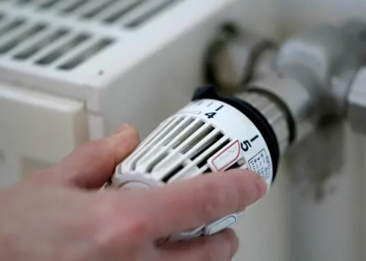 Bucureștenii fără apă caldă: Cum va fi compensat agentul termic?