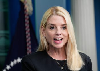 Tensiune în Congres: Pam Bondi, confruntare aprinsă pe cazul Epstein