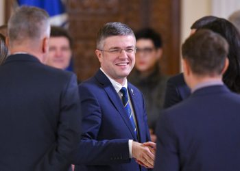 Februarie: Luna armistițiului pentru buget și pensii speciale!