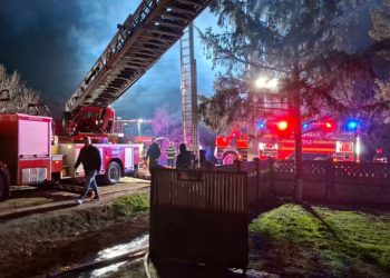 Flăcări devastatoare la o biserică din Teleorman: Acoperișul s-a prăbușit!