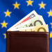 De ce economiile în bancă le costă pe europeni bani?