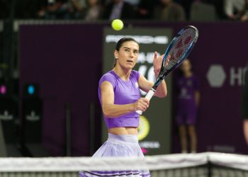 Sorana Cîrstea strălucește la Dubai: Victorie crucială în turul II!