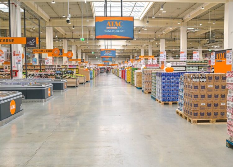 Controverse la centrele Auchan: Legături cu apropiați ai lui Orban!