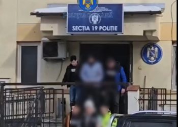 Tineri atacă fete cu pistoale cu bile într-o intersecție din Sectorul 5!