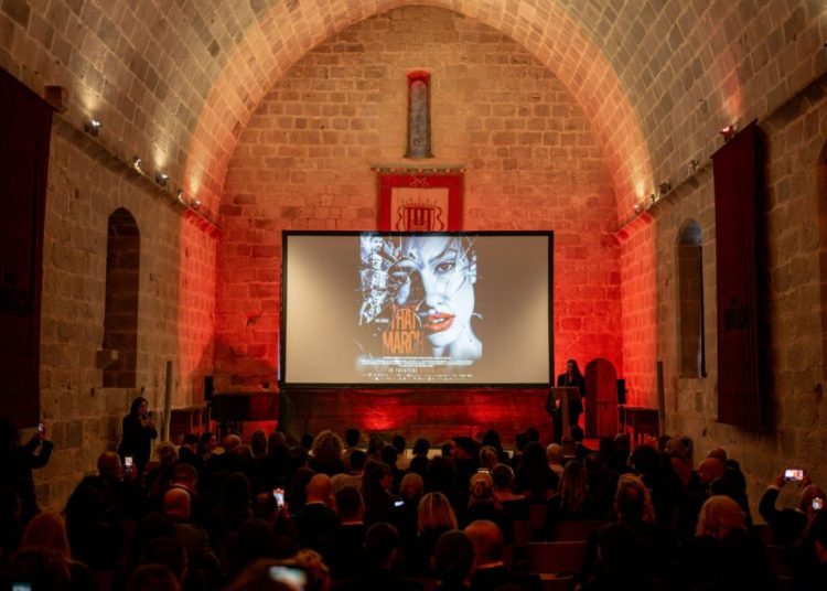 Premiera captivantă a thrillerului „Acel Martie” la Castelul Peniscola!