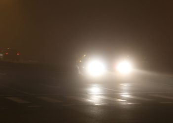 Atenție! Ceață densă și ghețuș: vizibilitate sub 200 m în București!