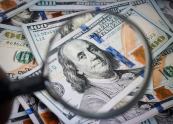 Dolarul suferă cea mai drastică cădere din ultima lună!