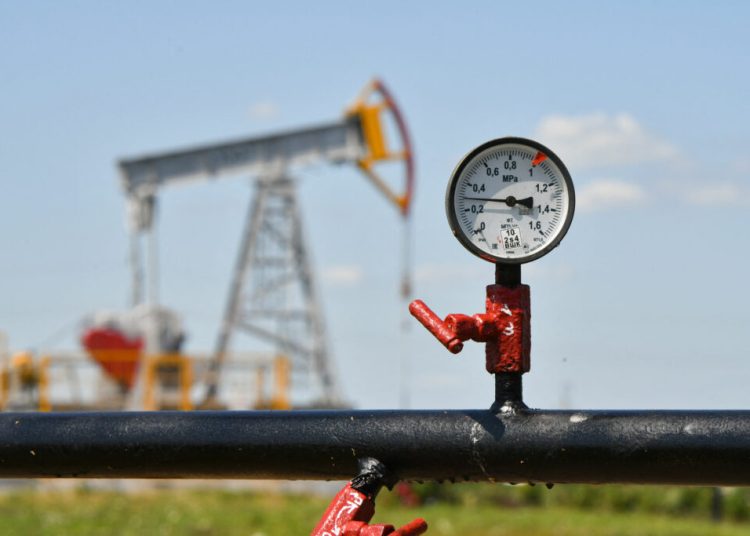 Criză pe cale să se amplifice: O țară aliată SUA vrea petrol rusesc!