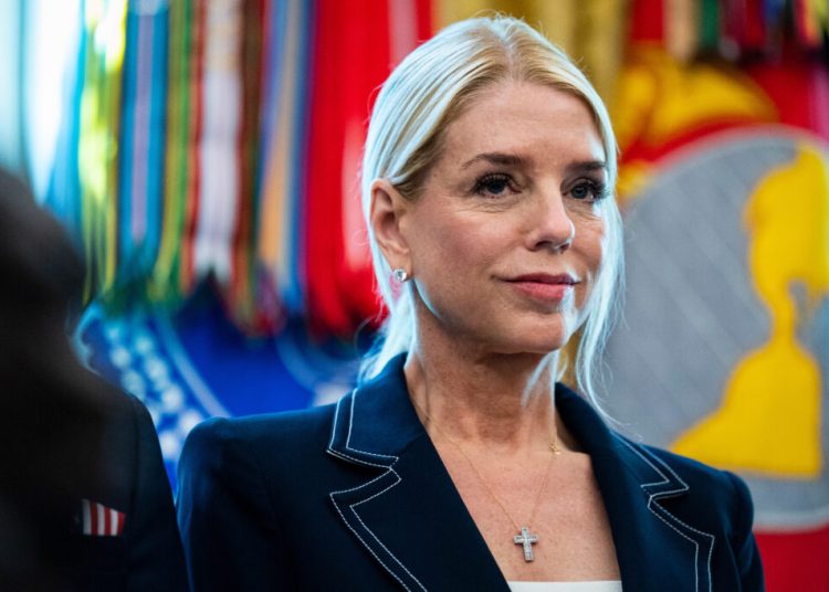 Pam Bondi, convocată în Congres pentru scandalul Epstein!