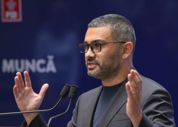 Pensionarii în așteptare: Bugetul ajutoarelor, blocat! Manole critică guvernul