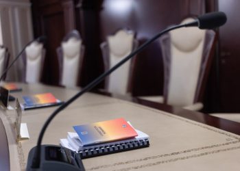 CCR examinează sesizarea lui Nicușor Dan despre plajele Mării Negre