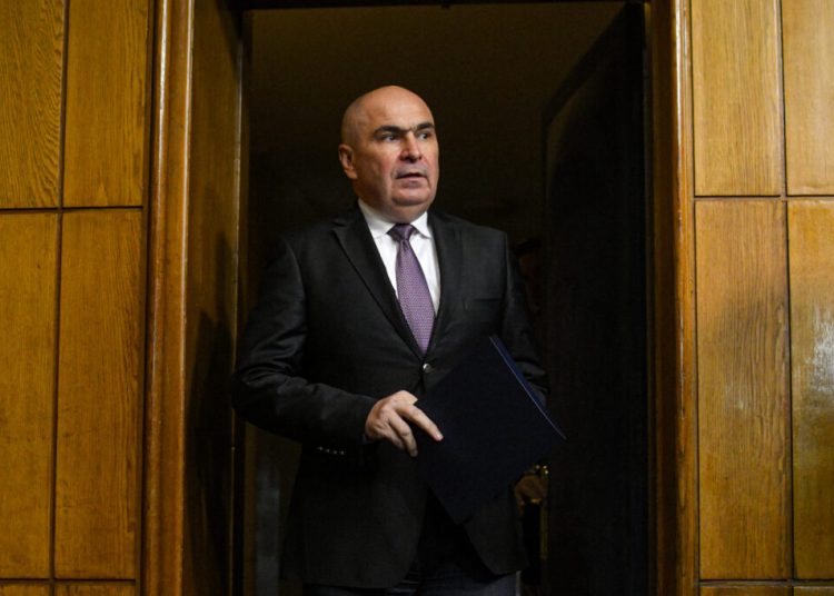 Bolojan anunță: Guvernul va reduce acciza la motorină pentru prețuri mai mici!