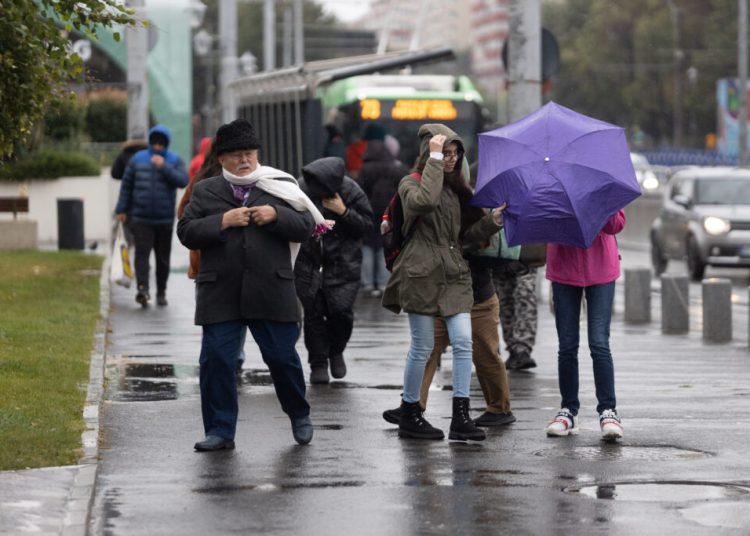 București: Vreme capricioasă! Ploi și vânt puternic în weekend!