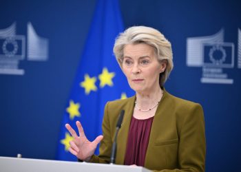 Ursula von der Leyen, sub focul criticilor pentru abuzul de putere externă