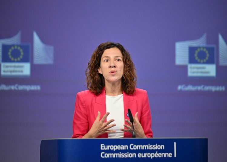 România redirecționează 2,8 miliarde euro din fonduri UE: priorități noi!