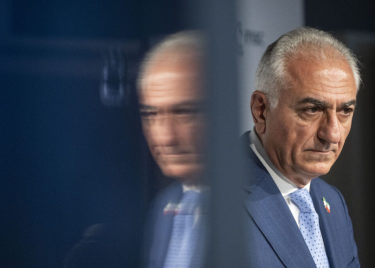 Prințul moștenitor al Iranului avertizează: Liderii actuali sunt haos!