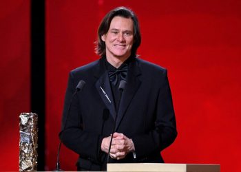 Teoria șocantă: Jim Carrey ar fi fost înlocuit de o sosie la César!