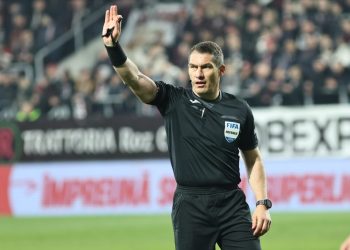 Kopic dă cărțile pe față: „Arbitrajul ignoră Dinamo!”