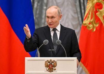 Putin își îndrumă oligarhii să finanțeze războiul din Ucraina!