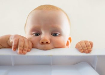 Substanțele chimice din plastic: legătura alarmantă cu nașterile premature