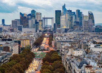 Războiul din Iran: Impactul devastator asupra aprovizionării cu 6 mărfuri cheie