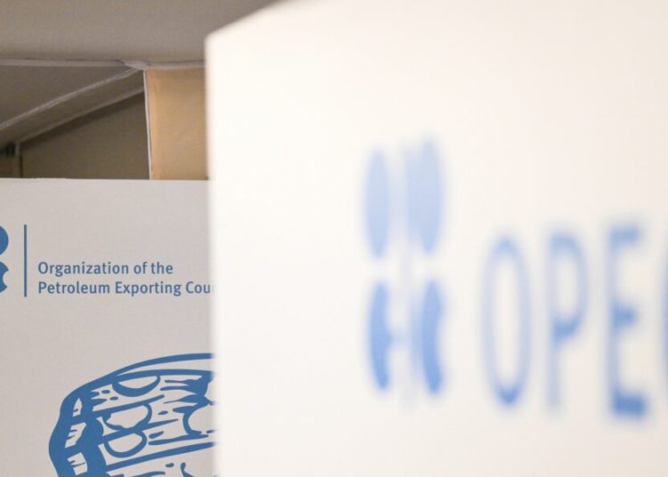 OPEC+ crește producția de petrol în urma tensiunilor SUA-Israel-Iran!