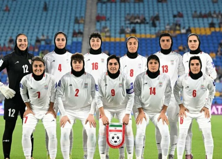 Două jucătoare iraniene de fotbal cer azil în Australia!
