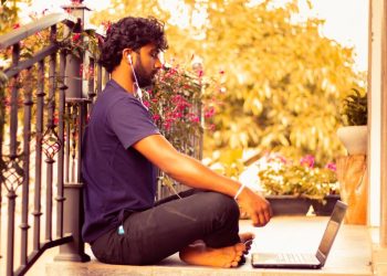 Sri Lanka oprește activitatea în școli și birouri pentru a salva economia