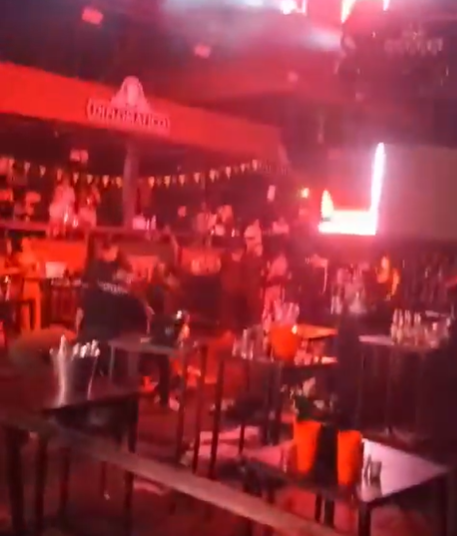 Noapte de groază în Trujillo: Explozie devastatoare la nightclub, 33 răniți!