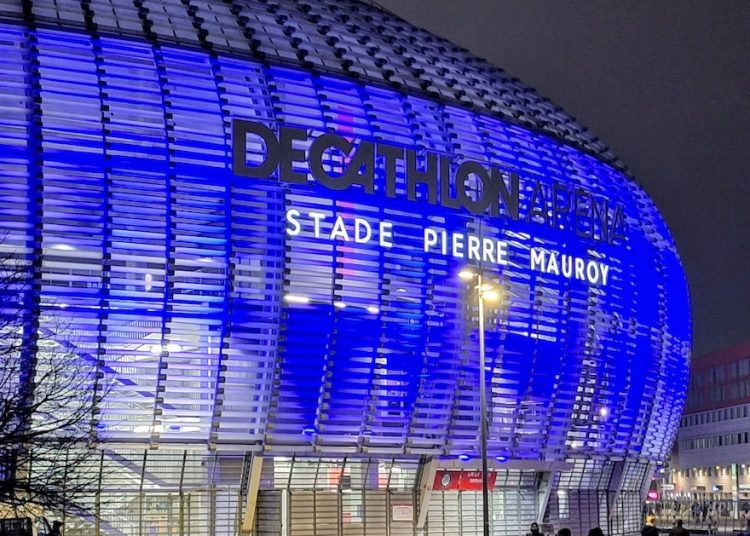 UEFA sancționează un club de fotbal pentru bannerul cu Ioana d’Arc!