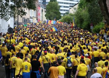 România strigă din tribună: Peste 3.000 de fani la meciul cu Turcia!