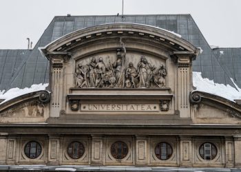 „Protest la Universitatea din București: Cadre didactice în grevă japoneză!”