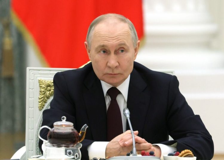 Putin intervine în criza petrolului: Ce avertisment adresează Europei?