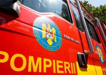 Foc devastator în Vrancea: 11 case de lemn distruse, alerta Ro-Alert activată!