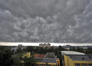 Alertă meteo: Trei zile de vreme severă cu ploi și ninsori în România!