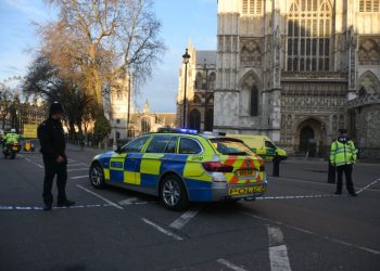 Atac cu cuțitul la Londra: Două victime și suspect reținut!