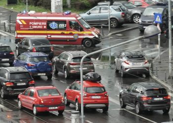 USR cere schimbări în Codul rutier: Culoarul de salvare devine realitate!