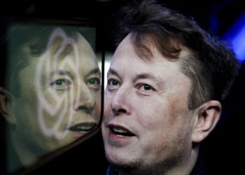 Musk abandonază acuzațiile și cere despăgubiri uriașe de la OpenAI!