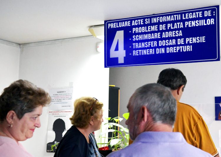 Salarii și pensii în declin: Consum în picaj alarmant!